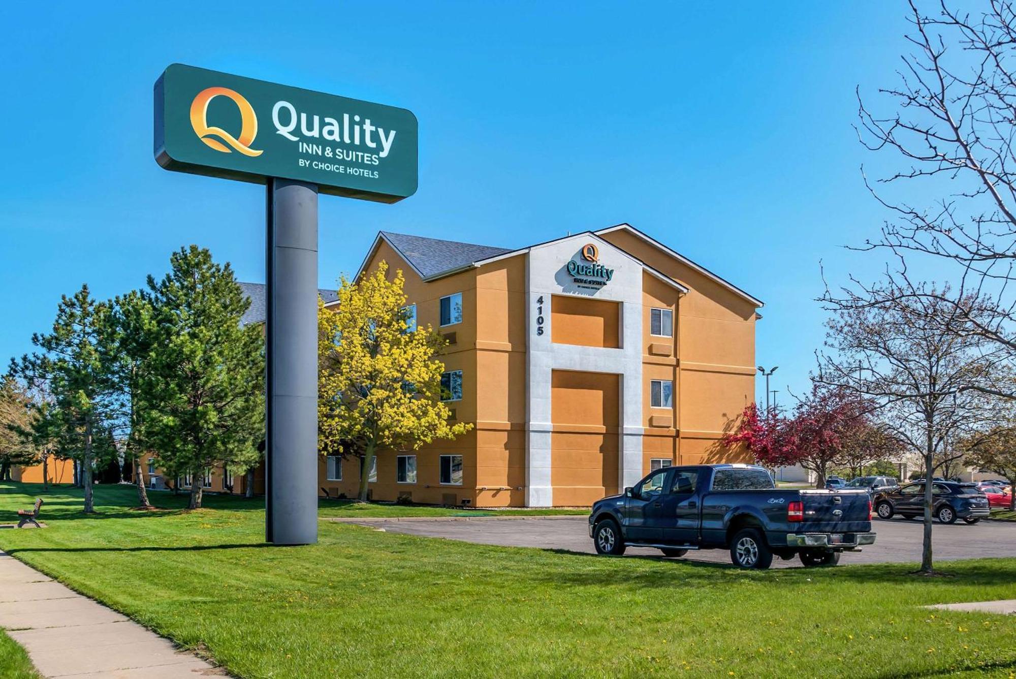 Quality Inn & Suites Bay City Exterior photo